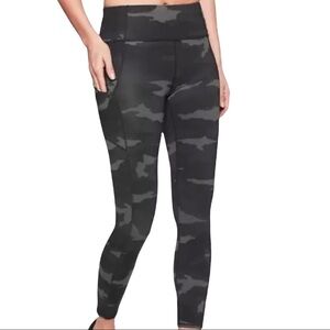 Athleta Contender 7/8 Tight Leggings Gray Camo Print Size Small Athletic 405480